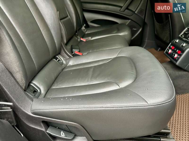 Позашляховик / Кросовер Audi Q7 2011 в Чернівцях