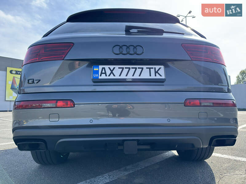 Позашляховик / Кросовер Audi Q7 2019 в Києві