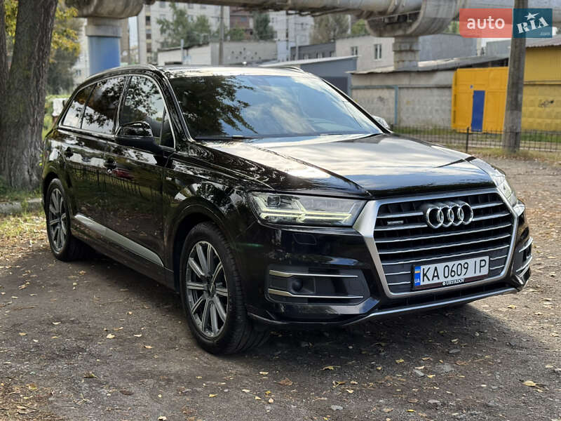 Внедорожник / Кроссовер Audi Q7 2017 в Киеве