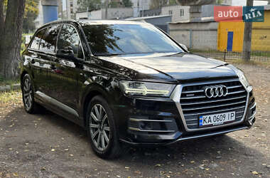 Внедорожник / Кроссовер Audi Q7 2017 в 