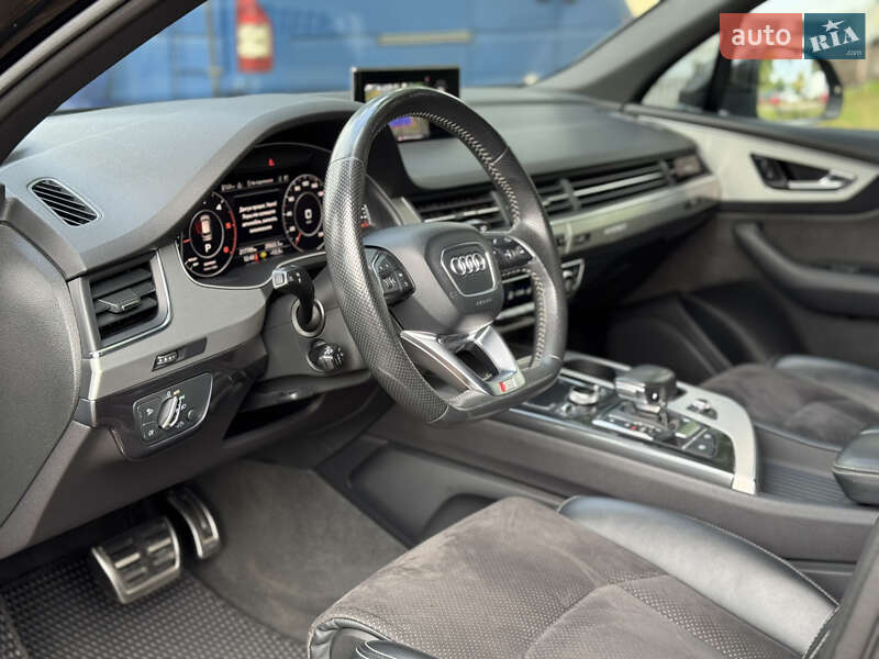 Внедорожник / Кроссовер Audi Q7 2017 в Киеве