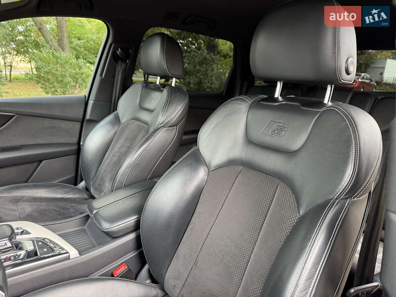 Внедорожник / Кроссовер Audi Q7 2017 в Киеве