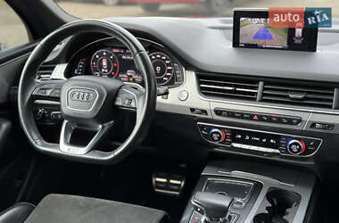 Внедорожник / Кроссовер Audi Q7 2017 в 