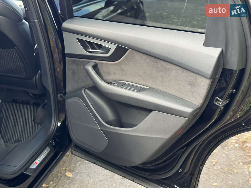 Внедорожник / Кроссовер Audi Q7 2017 в Киеве