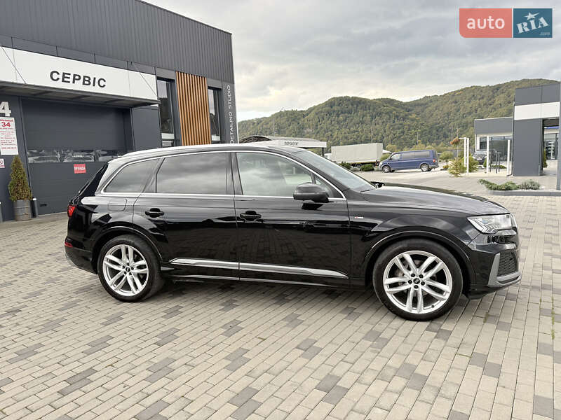 Позашляховик / Кросовер Audi Q7 2019 в Хусті