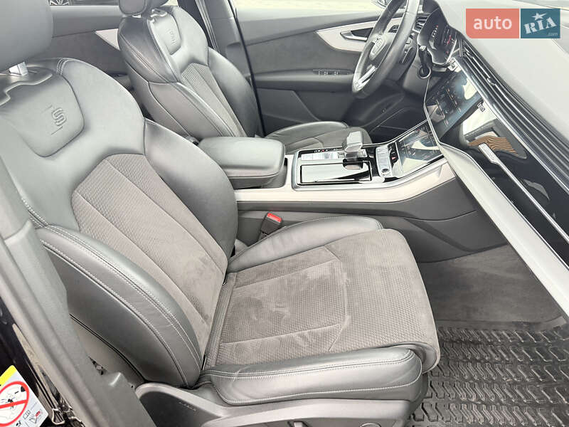 Позашляховик / Кросовер Audi Q7 2019 в Хусті