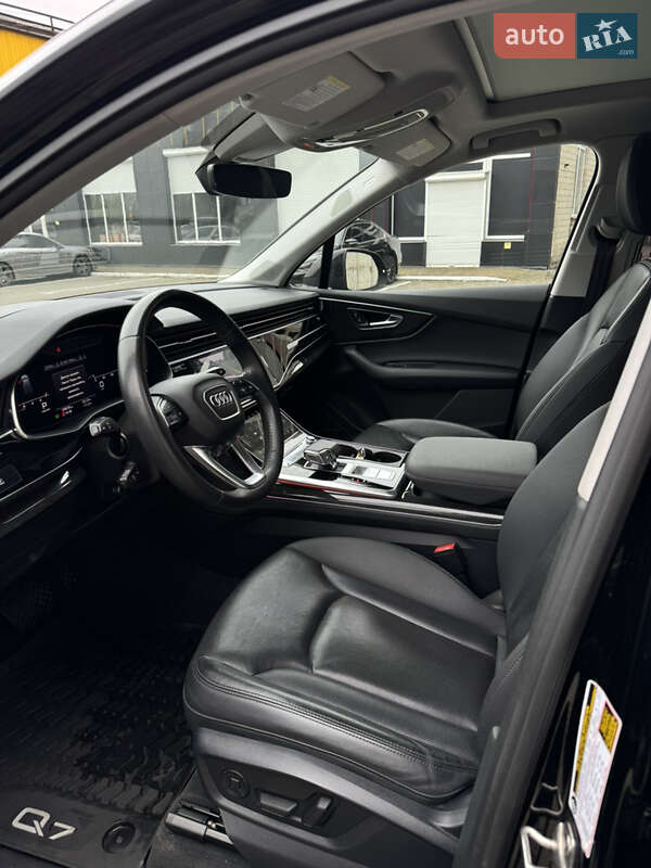 Позашляховик / Кросовер Audi Q7 2020 в Львові