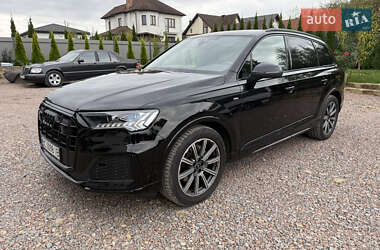 Внедорожник / Кроссовер Audi Q7 2021 в 