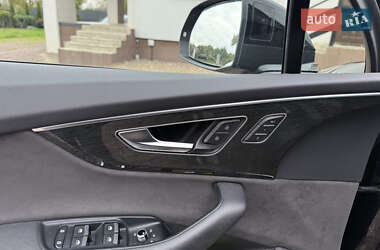Внедорожник / Кроссовер Audi Q7 2021 в 