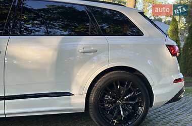 Внедорожник / Кроссовер Audi Q7 2023 в 
