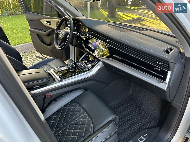 Позашляховик / Кросовер Audi Q7 2023 в Харкові