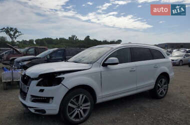Позашляховик / Кросовер Audi Q7 2015 в 