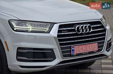 Внедорожник / Кроссовер Audi Q7 2017 в 