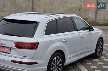 Внедорожник / Кроссовер Audi Q7 2017 в 