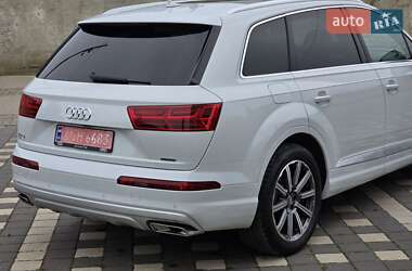 Внедорожник / Кроссовер Audi Q7 2017 в 