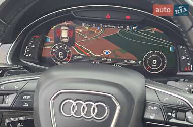 Внедорожник / Кроссовер Audi Q7 2017 в 