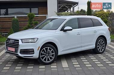 Внедорожник / Кроссовер Audi Q7 2017 в 