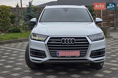 Внедорожник / Кроссовер Audi Q7 2017 в 