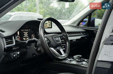 Внедорожник / Кроссовер Audi Q7 2017 в 