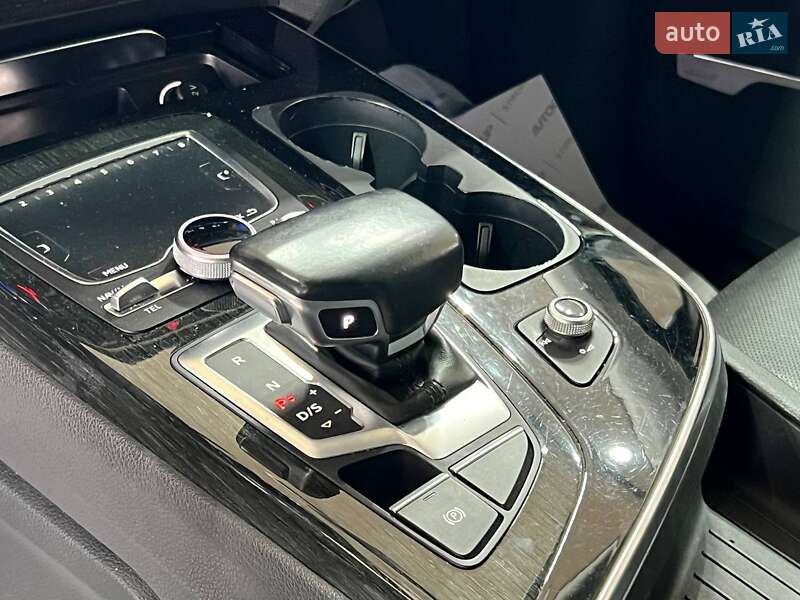 Позашляховик / Кросовер Audi Q7 2015 в Одесі