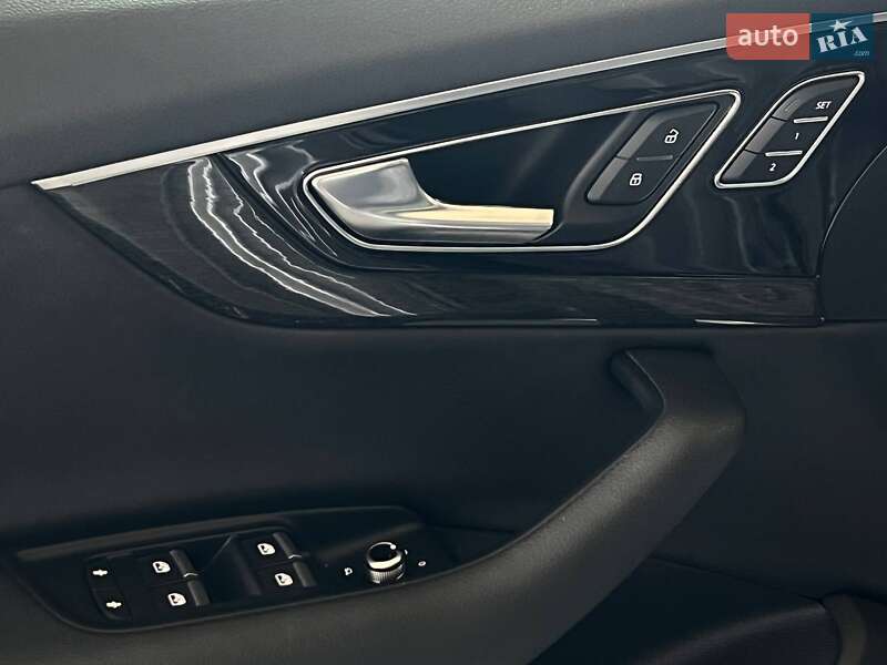 Позашляховик / Кросовер Audi Q7 2015 в Одесі