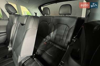 Внедорожник / Кроссовер Audi Q7 2015 в 