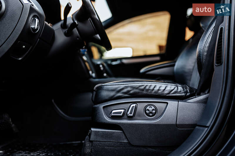 Позашляховик / Кросовер Audi Q7 2010 в Дніпрі