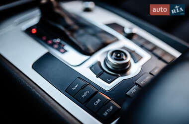 Внедорожник / Кроссовер Audi Q7 2010 в 