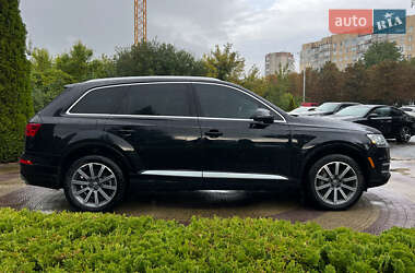 Позашляховик / Кросовер Audi Q7 2017 в 