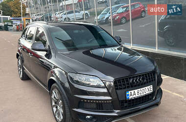 Внедорожник / Кроссовер Audi Q7 2015 в 