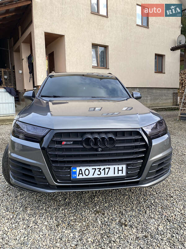 Позашляховик / Кросовер Audi Q7 2016 в Тячеві