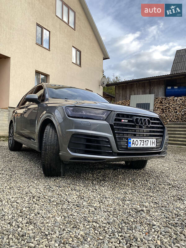 Позашляховик / Кросовер Audi Q7 2016 в Тячеві