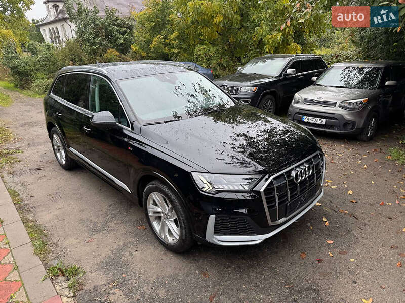 Внедорожник / Кроссовер Audi Q7 2020 в Киеве