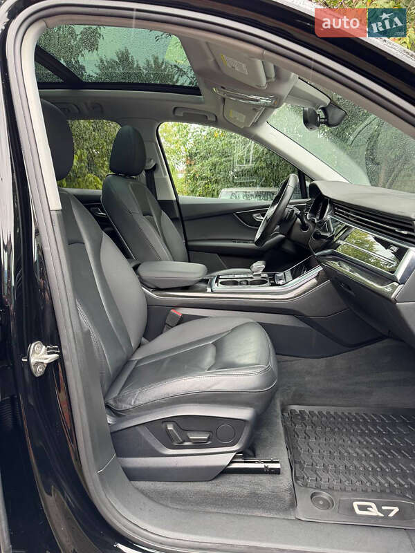 Внедорожник / Кроссовер Audi Q7 2020 в Киеве