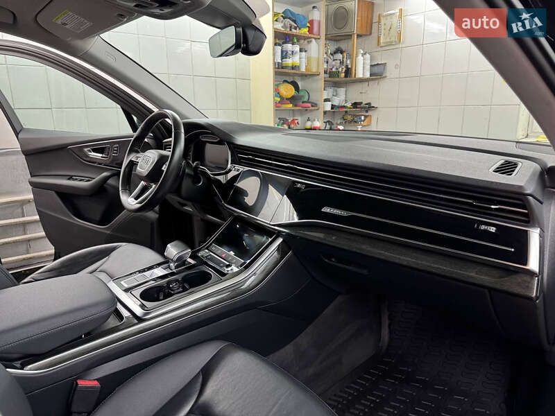 Внедорожник / Кроссовер Audi Q7 2020 в Киеве