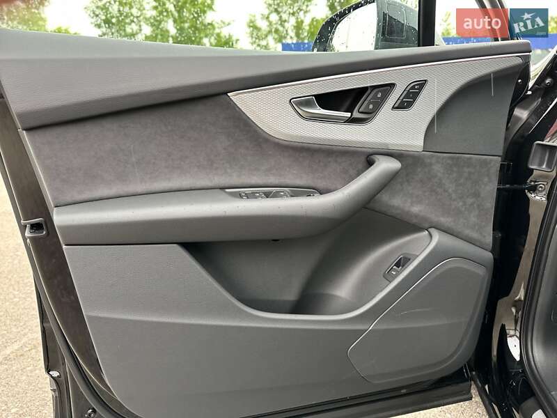 Позашляховик / Кросовер Audi Q7 2025 в Києві фото 33 Позашляховик / Кросовер Audi Q7 2025 в Києві