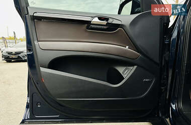 Внедорожник / Кроссовер Audi Q7 2012 в 