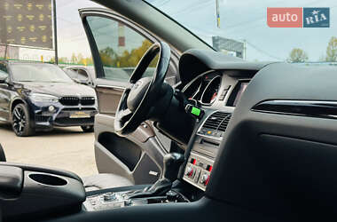 Внедорожник / Кроссовер Audi Q7 2012 в 