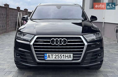 Внедорожник / Кроссовер Audi Q7 2017 в 
