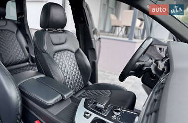 Внедорожник / Кроссовер Audi Q7 2017 в 