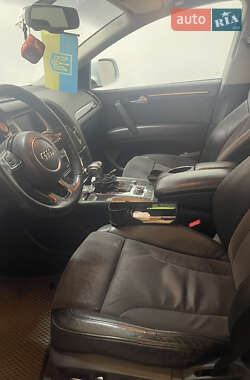 Внедорожник / Кроссовер Audi Q7 2011 в 