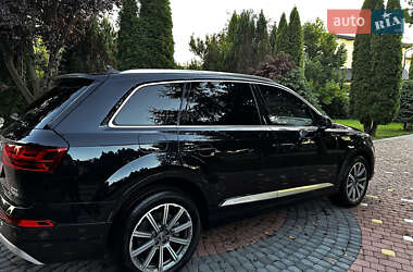 Внедорожник / Кроссовер Audi Q7 2018 в 