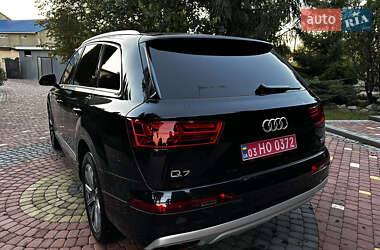 Внедорожник / Кроссовер Audi Q7 2018 в 