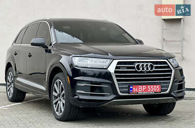 Внедорожник / Кроссовер Audi Q7 2016 в 
