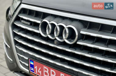 Внедорожник / Кроссовер Audi Q7 2016 в 
