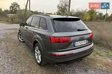 Внедорожник / Кроссовер Audi Q7 2019 в 