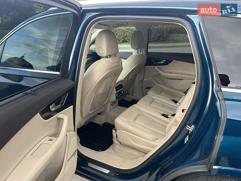 Позашляховик / Кросовер Audi Q7 2018 в Дніпрі