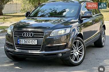 Позашляховик / Кросовер Audi Q7 2007 в 