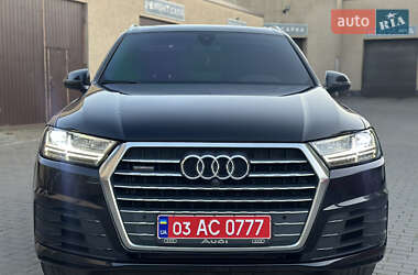 Позашляховик / Кросовер Audi Q7 2017 в 