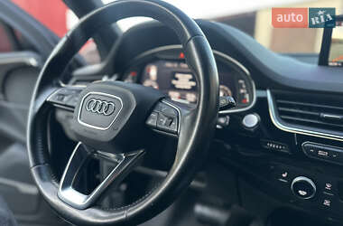 Позашляховик / Кросовер Audi Q7 2017 в 